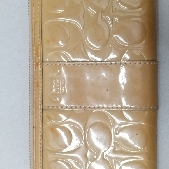 AUTHENTIC caramel patent leather COACH wallet - Picture 1 of 8
